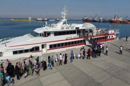 آغاز تردد دریایی زائران اربعین از بندر خرمشهر به بصره