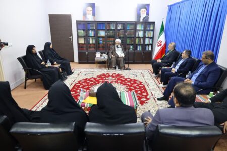 دیدار جمعی از فرزندان شهدا با نماینده ولی فقیه در مازندران