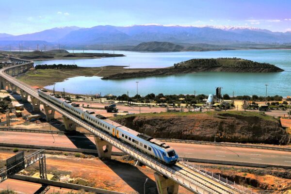 سوت نخستین قطار گردشگری گیلان به صدا در می آید