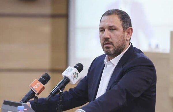 باید فضا را به سمت کوچکسازی دولت ببریم