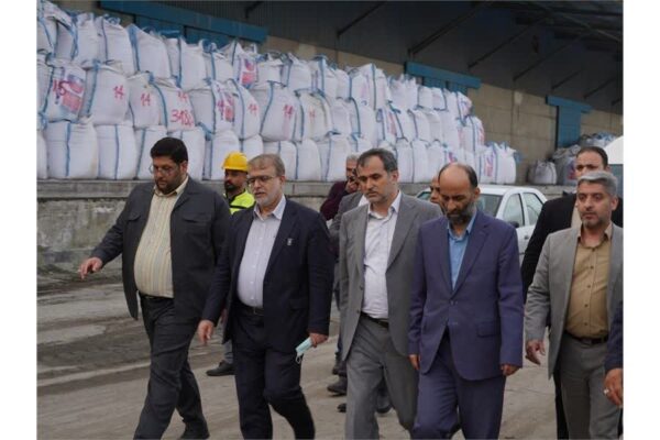انجام تأمین و توزیع کالاهای اساسی بدون وقفه از بندر امیرآباد