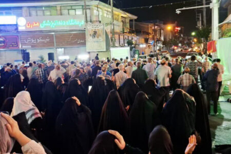 تشییع باشکوه مردم تنکابن با پیکر مطهر خلبان شهید سلیم‌زاده